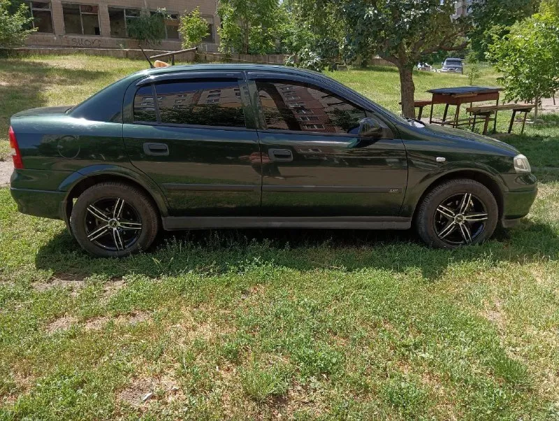 Продам opel astra 2003 двигатель 1.6 (8 клапанов), бензин, коробка механика. пробег 330000 автомобиль в хорошем состоянии, один хозяин цена 500000₽ торг осмотр в г. макеевка +79493196665 📞 звоните: +7(949)3196665 - фотография - 3