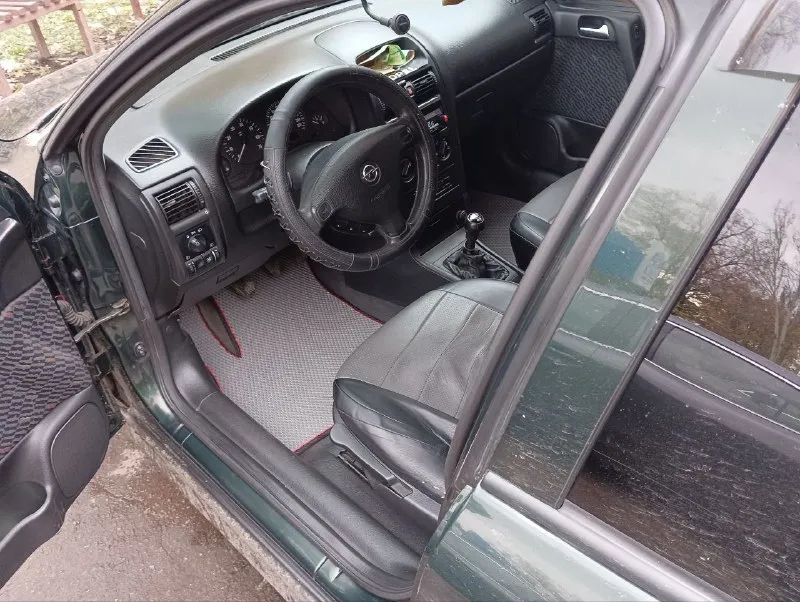 Продам opel astra 2003 двигатель 1.6 (8 клапанов), бензин, коробка механика. пробег 330000 автомобиль в хорошем состоянии, один хозяин цена 500000₽ торг осмотр в г. макеевка +79493196665 📞 звоните: +7(949)3196665 - фотография - 5