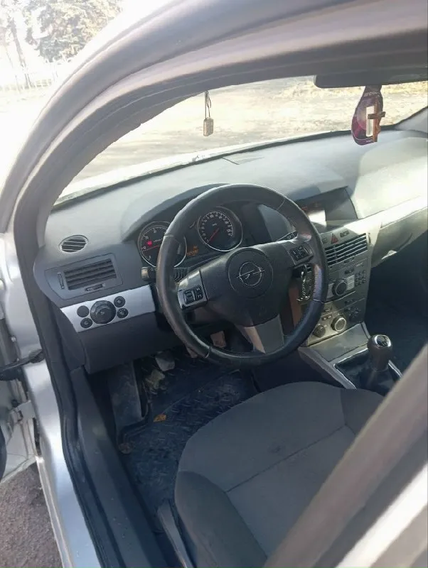 Продам opel астра 2006 года, объем двигателя 1,7 турбо дизель. универсал. на полном ходу. сел поехал. осмотр г. иловайск. цена 465 тыс. торг у капота. обращаться только по телефону: +7-949-685-05-31 📞 звоните: +7(949)6850531 - фотография - 3