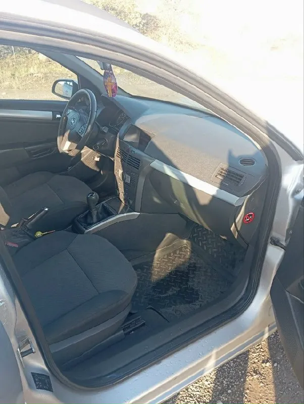 Продам opel астра 2006 года, объем двигателя 1,7 турбо дизель. универсал. на полном ходу. сел поехал. осмотр г. иловайск. цена 465 тыс. торг у капота. обращаться только по телефону: +7-949-685-05-31 📞 звоните: +7(949)6850531 - фотография - 9