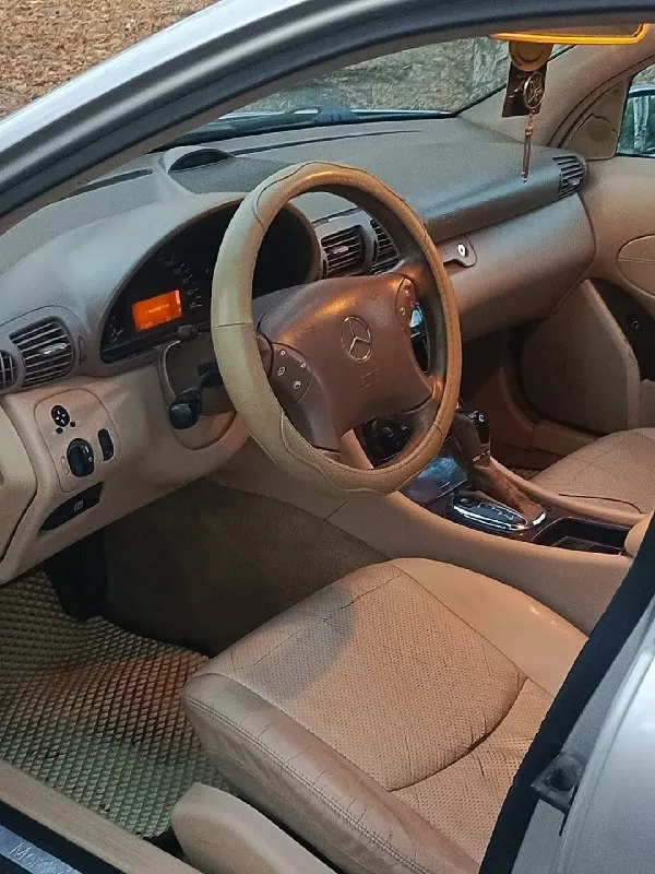 Продам mercedes-benz w203 c200 2001г. в. состояние отличное, сел и поехал, вложений не требует. все расходники поменяны. машина находиться в макеевке. 2.0 автомат атмосферник ◾безопасность: центральный замок • подушки безопасности (airbag) • abs • abd • esp. ◾комфорт: мультируль • эл. стеклоподъемники • бортовой компьютер • климат контроль • круиз контроль • электропакет • усилитель руля • датчик света • датчик дождя • эл. регулировка сидений • подогрев заднего стекла • эл. регулировка зеркал • • обогрев стеклоомывателя • серворуль. ◾ 💥 цена: 600тыс. рублей. торг уместен. ✔все вопросы только по телефону, или в личные сообщения : +79491026940 +79496177697.телеграм. 📞 звоните: +7(949)1026940 - фотография - 6