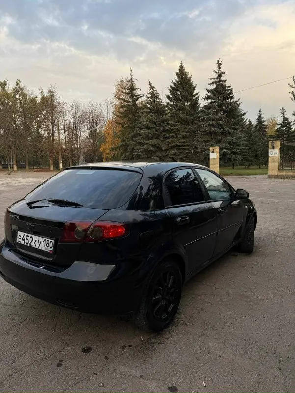 Автор: [ chevrolet лаччети год выпуска - 2008 юр. чистый автомобиль👌 без штрафов, арестов, запрето и пр. ерунды✅ (стоит на учете) я хозяин родной пробег - 260 т. км мотор 1.4 работает идеально, не дымит, не троит, не пердит, тяга отличная, масло не ест. коробка - механика, передачи все без хрустов и вылетов🤙 подвеска - плотненькая, отрабатывает хорошо. по технической части автомобиль в хорошем состоянии. дно - пороги - целые 2 электростеклоподьемника гидро-усилитель руля кондиционер (работает)❄ мульти-руль abs подогрев заднего стекла осмотр: харцызск телефон: +79494145562 цена: 400.000 руб. . . ❗❗❗наш телеграм канал [ бесплатное размещение за репост ❗❗❗ 📞 звоните: +7(949)4145562 - фотография - 3