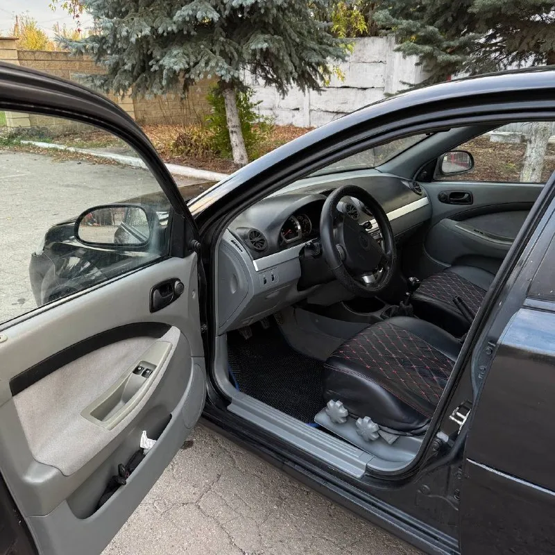 Автор: [ chevrolet лаччети год выпуска - 2008 юр. чистый автомобиль👌 без штрафов, арестов, запрето и пр. ерунды✅ (стоит на учете) я хозяин родной пробег - 260 т. км мотор 1.4 работает идеально, не дымит, не троит, не пердит, тяга отличная, масло не ест. коробка - механика, передачи все без хрустов и вылетов🤙 подвеска - плотненькая, отрабатывает хорошо. по технической части автомобиль в хорошем состоянии. дно - пороги - целые 2 электростеклоподьемника гидро-усилитель руля кондиционер (работает)❄ мульти-руль abs подогрев заднего стекла осмотр: харцызск телефон: +79494145562 цена: 400.000 руб. . . ❗❗❗наш телеграм канал [ бесплатное размещение за репост ❗❗❗ 📞 звоните: +7(949)4145562 - фотография - 5