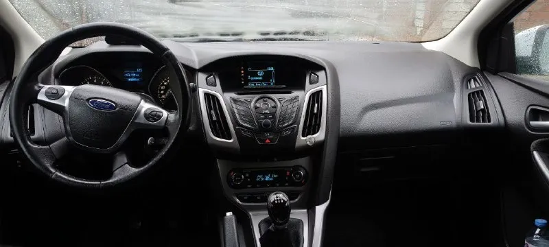 Продается ford фокус. 2014 год. двигатель 1.6, кпп механика. пробег 105000 км, максимальная комплектация. кузов в отличном состоянии, без ржавчины и рыжиков. торг с покупателем после осмотра. цена 980000. +79490844585 📞 звоните: +7(949)0844585 - фотография - 5