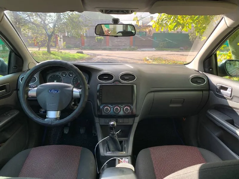 Продам ford focus 2007г 🚘 2.0+mt пробег 263.000 есть кондиционер (работает) установлена магнитола teyes+камера заднего вида заводское остекление машина в нормальном рабочем состоянии, есть небольшие моменты по кузову( на езду не влияет) и коробка в норме с документами полный порядок, за остальными вопросами отвечу по телефону или в личных сообщениях. цена 385.000₽🔥🔥 торг г. мариуполь +79490034163 📲 tg: kirill 📞 звоните: +7(949)0034163 - фотография - 8