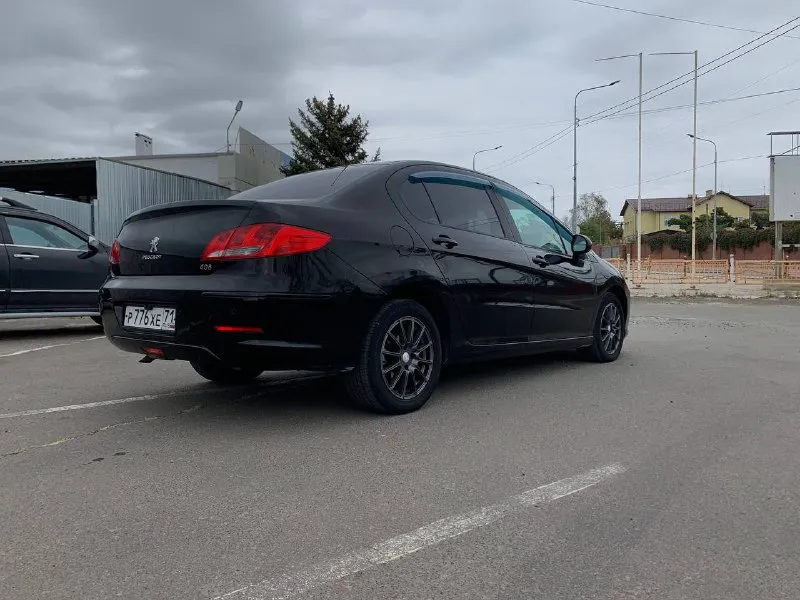 Продам peugeot 408 2012 года :1.6 пробег: 190000 машина по технике без нареканий, состояние хорошее, по кузову имеются не значительные следы эксплуатации, так же имеется несколько подкрасов цена:600.000торг обмен все вопросы по телефону: +79496407500 владимир 📲 tg: @nukak 📞 звоните: +7(949)6407500 - фотография - 3