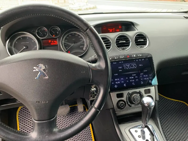 Продам peugeot 408 2012 года :1.6 пробег: 190000 машина по технике без нареканий, состояние хорошее, по кузову имеются не значительные следы эксплуатации, так же имеется несколько подкрасов цена:600.000торг обмен все вопросы по телефону: +79496407500 владимир 📲 tg: @nukak 📞 звоните: +7(949)6407500 - фотография - 6