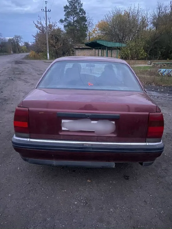 Продам opel омега а. время мянка 5 лет задний привод механика 2 литра 120 л. с. с наржуи не открывае... - фотография
