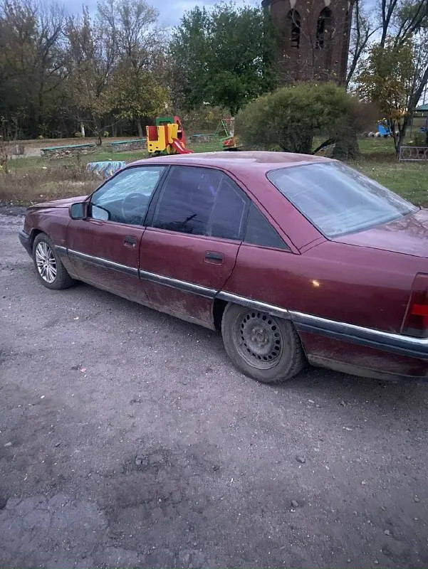 Продам opel омега а. время мянка 5 лет задний привод механика 2 литра 120 л. с. с наржуи не открывается водительская дверь, горит чек, нет глушителя, разбито лобовое, (открылся капот на ходу) капот тоже под замену. цена 100.000 + торг у капота. обмен не интересует. звонить по номеру +79497951179 или в лс. 📞 звоните: +7(949)7951179 - фотография - 4