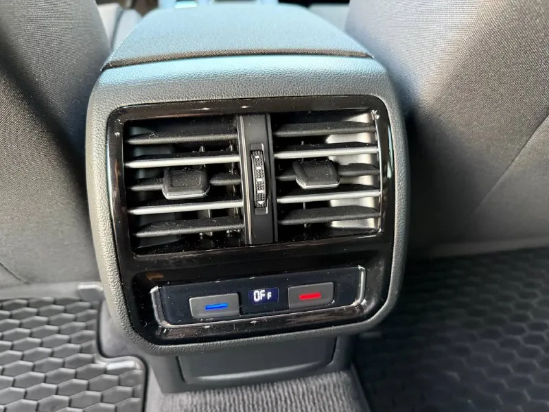 Продам volkswagen passat b8 2.0 tdi 2018 года из европы • цена: 2 150 000 руб. • контактный телефон: ☎️+7 949 305 54 89☎️ • пробег 207 000 км. (по рф 20 тыс. км) • расход: город- 7/ср-6/ тр. -5 л. • комплектация higline • коробка автомат dsg dq381 7 ступеней мокрая (заменён маховик на оригинал фирмы luk) • я второй владелец по рф. документы все в порядке. запретов, залогов, штрафов- нет • экология вся на месте, работает отлично. • место осмотра: донецк автомобиль в отличном внешнем и техническом состоянии. родной окрас, без дтп. проведено большое то автомобиля: замен комплект грм, помпа, ремень масляного насоса, сальник коленвала, ремень и ролик генератора, залит антифриз febi g13, масло двигателя motul, масло в коробке motul, поменяны все фильтра, поставлены проставки 2 см перед и зад, сделан развал схождения. также есть видео ремонта автомобиля. все вопросы по телефону. разумный торг приветствуется у капота. любые проверки за ваш счет. 📲 tg: @workgroup3020 📞 звоните: +7(949)3055489 - фотография - 6