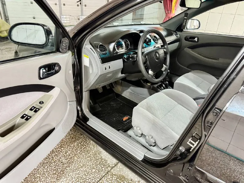 Chevrolet lacceti 2008 эксплуатации, выпус 2007 28 декабря! 1.6 бензин механика, автомобиль в отличном состоянии без вложений! без рыжиков без гнили пороги дно в отличном состоянии! салон чист ухоженный! без дтп! крашено 2 элемента вторичный окрас косметика! два комплекта ключей два комплекта резины зима лета! авто сел и поехал масложора нету! птс оригинальный! юридически кристально зеленая чистая! осмотр город донецк! срочно все вопросы по телефону звонить в любое время! цена 520 тыс руб! +7949-401-03-58 📞 звоните: +7(949)4010358 - фотография - 9