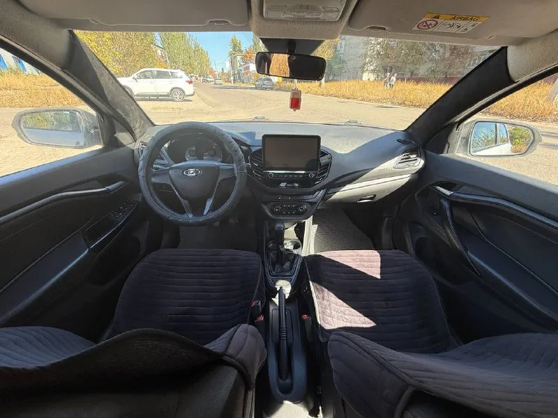 Продам lada vesta 2019 год,120 000км пробег, механика, гбо (вписано) комплектация простая: кондиционер(рабочий), hsa (помощь при старте в гору), эур, srs, esp, abs, эсп, подогрев заднего стекла, электро регирулировка фар и зеркал, парктроник, камера заднего вида, дополнительно установлен сенсорный экран на андроиде дно целое, не гнилая, не ржавая, не дырявая юридически автомобиль чист, снята с учета, без штрафов и запретов, продажа с полным переоформлением! цена 850 000₽ очень хороший торг телефон для связи: +79493256696 машина находится в горловке, по договоренности могу привезти в ваш город! - фотография - 8