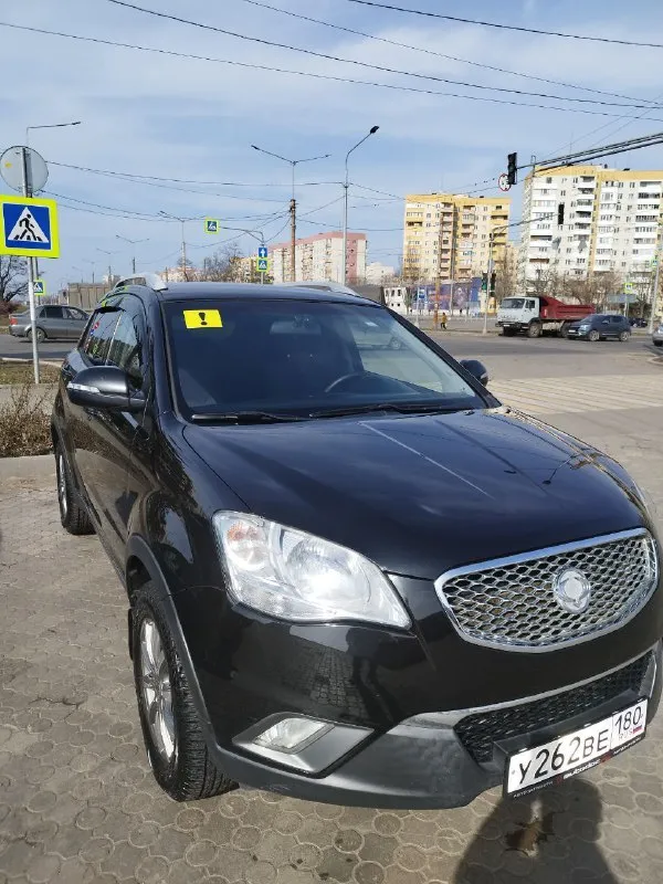Продам ssang yong action 2012г. 2,0 дизель, пробег 125897км, передний привод. состояние идеальное, полностью обслужен, полностью проведено то. датчик света, дождя, кондиционер работает, подогрев передних сидений, круиз контроль, парктроник, видеорегистратор, сигнализация. документы в порядке. юридически чистый. готов к переоформлению. осмотр г. мариуполь цена 1🍋050тыс. руб. ( торг у капота). +79493073018 📲 tg: елена березовская 📞 звоните: +7(949)3073018 - фотография - 9