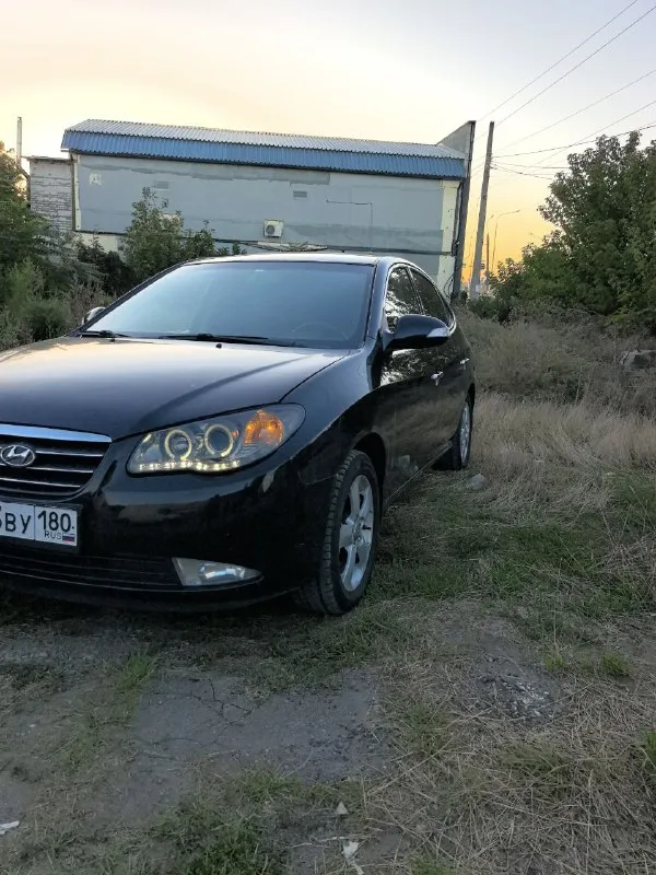 Продам хундай элантра год выпуска 2010 1.6 бензин коробка автомат пробег 240 тыс коробка и мотор работает отлично контрактный стоит машина техническа в хорошем состоянии, абсолютно без вложений. электропривод. обогрев передних сидений. стеклоподъёмники передние и задние. климат, кондиционер работает отлично. новая оптика камера заднего вида доводчики всех стёкол установлена сигнализация с автозапуском. машина находиться в мариуполе я собственник +7 949 613 48 02 цена 770 тысяч хороший торг. срочно нужны деньги. красивый номер в подарок) 📲 tg: анар 📞 звоните: +7(949)6134802 - фотография - 7