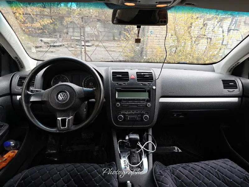 🚙Vw jetta 5 1.4 tsi dsg 2009 г. В.
📱Телефон +79490356867
💰Стоимость 600000 руб
Авто на данный момент полностью обслужен, кузов облит полностью исправлявлял ваговские болячки и косяки предыдущих владельцев. Зимняя резина проехала один сезон. Сцепление и маховик менял 5 т. Назад, новые свечи новые форсунки новая цепь грм из вложений чистка впуска и химчистка салона. Отдам немного запчастей. - фотография - 9