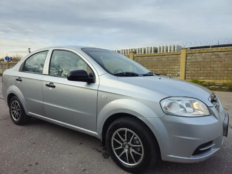 Продам. chevrolet aveo 2006г мотор 1.4 в хорошем состоянии цена 495.000р +79493634866 - фотография - 2
