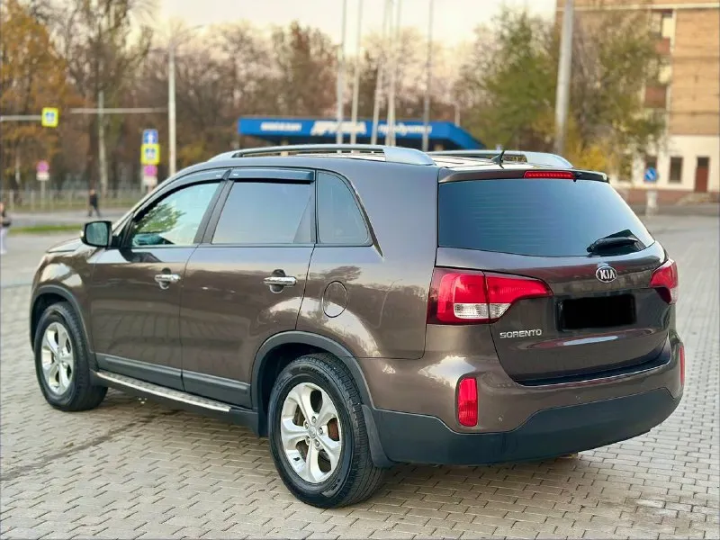 Kia sorento рестайлинг 2.4 газ/бензин 2014г автомат автомобиль весь в заводском окрасе!!! все стекла родные включая лобовое !! вписано в документы ! два ключа! есть все для комфортного вождения! парктроник, монитор андройд, подогрев сидений, климат/контроль, круиз/контроль, мульти/руль, и многое другое… с документами полный порядок!!!!! переоформление в мрэо! цена 1.490₽ все вопросы по тел+79495722131 📲 tg: дмитрий 📞 звоните: +7(949)5722131 - фотография - 4