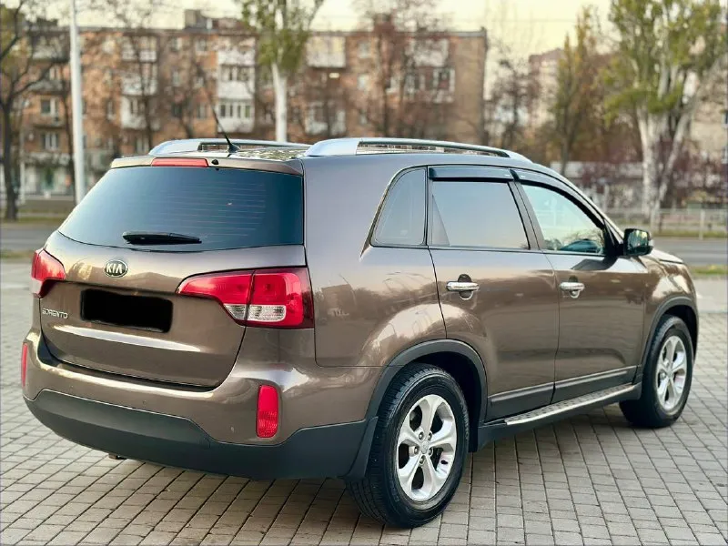 Kia sorento рестайлинг 2.4 газ/бензин 2014г автомат автомобиль весь в заводском окрасе!!! все стекла родные включая лобовое !! вписано в документы ! два ключа! есть все для комфортного вождения! парктроник, монитор андройд, подогрев сидений, климат/контроль, круиз/контроль, мульти/руль, и многое другое… с документами полный порядок!!!!! переоформление в мрэо! цена 1.490₽ все вопросы по тел+79495722131 📲 tg: дмитрий 📞 звоните: +7(949)5722131 - фотография - 6