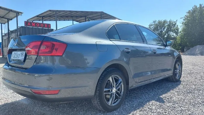 Продаю volkswagen jetta 2012года. Мотор 1.6 атмосферный на автомате. Мексиканская сборка. Пробег 180000км. Птс оригинал я второй владелец. Состояние отличное. Комплектация раздельный климат-контроль круиз-контроль подогрев передних сидений 4 стеклоподъёмника с доводчиками электро зеркала с подогревом штатная мультимедиа мультируль 2ключа, 2брелка литые диски r16 с новой зимней резиной возможен пригон на осмотр. 1 130 000 с торгом +79497151738
📞 Звоните: +7(949)7151738 - фотография - 3