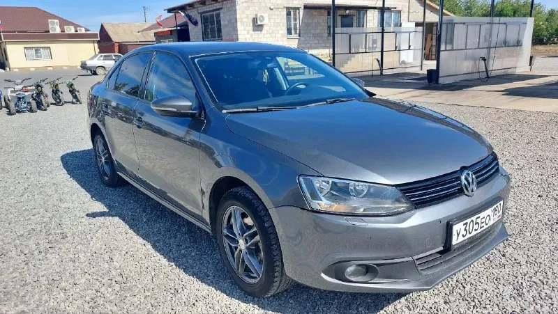 Продаю volkswagen jetta 2012года. Мотор 1.6 атмосферный на автомате. Мексиканская сборка. Пробег 180000км. Птс оригинал я второй владелец. Состояние отличное. Комплектация раздельный климат-контроль круиз-контроль подогрев передних сидений 4 стеклоподъёмника с доводчиками электро зеркала с подогревом штатная мультимедиа мультируль 2ключа, 2брелка литые диски r16 с новой зимней резиной возможен пригон на осмотр. 1 130 000 с торгом +79497151738
📞 Звоните: +7(949)7151738 - фотография - 4