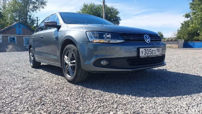 Продаю volkswagen jetta 2012года. Мотор 1.6 атмосферный на автомате. Мексиканская сборка. Пробег 180000км. Птс оригинал я второй владелец. Состояние отличное. Комплектация раздельный климат-контроль круиз-контроль подогрев передних сидений 4 стеклоподъёмника с доводчиками электро зеркала с подогревом штатная мультимедиа мультируль 2ключа, 2брелка литые диски r16 с новой зимней резиной возможен пригон на осмотр. 1 130 000 с торгом +79497151738
📞 Звоните: +7(949)7151738 - фотография - 6