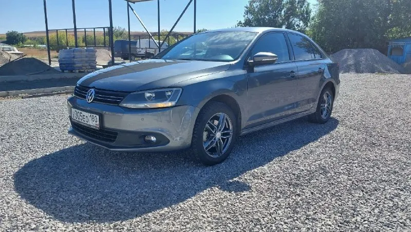 Продаю volkswagen jetta 2012года. Мотор 1.6 атмосферный на автомате. Мексиканская сборка. Пробег 180000км. Птс оригинал я второй владелец. Состояние отличное. Комплектация раздельный климат-контроль круиз-контроль подогрев передних сидений 4 стеклоподъёмника с доводчиками электро зеркала с подогревом штатная мультимедиа мультируль 2ключа, 2брелка литые диски r16 с новой зимней резиной возможен пригон на осмотр. 1 130 000 с торгом +79497151738
📞 Звоните: +7(949)7151738 - фотография - 7
