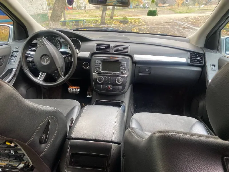 Продам mercedes модель w251 r320 3.0 акпп на пневме 6 сидений абс эсп круиз гидраусилитель климат ксенон все рабатет я владелец цена 700₽ возможен обмен + 79497520931 📲 tg: александр 📞 звоните: +7(949)7520931 - фотография - 4