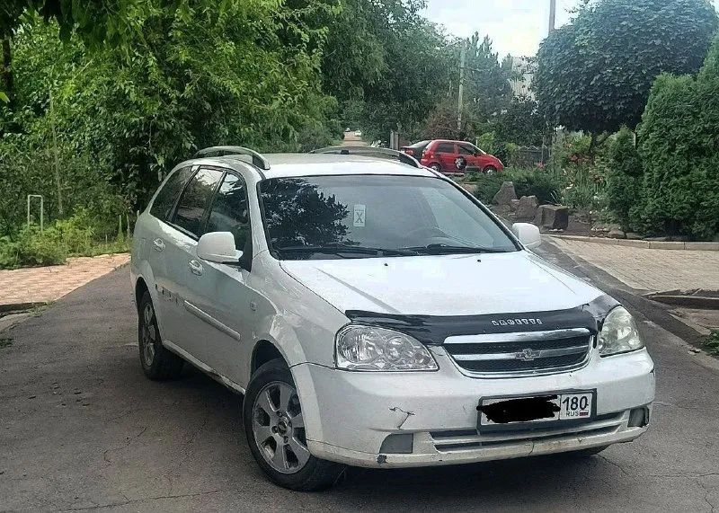 Продам chevrolet лачетти универсал 2011 года мотор 1.6 тяга отличная масло не берёт компликация полная я собственник хороший вариант для перекупа недочёты видны на фото езжу каждый день заниматься времени нету на езду не влияет цена 390.000 торг номер для связи +79494562636 осмотр макеевка 📞 звоните: +7(949)4562636 - фотография - 2