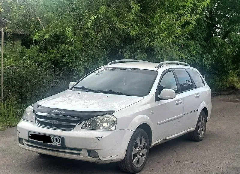 Продам chevrolet лачетти универсал 2011 года мотор 1.6 тяга отличная масло не берёт компликация полная я собственник хороший вариант для перекупа недочёты видны на фото езжу каждый день заниматься времени нету на езду не влияет цена 390.000 торг номер для связи +79494562636 осмотр макеевка 📞 звоните: +7(949)4562636 - фотография - 3