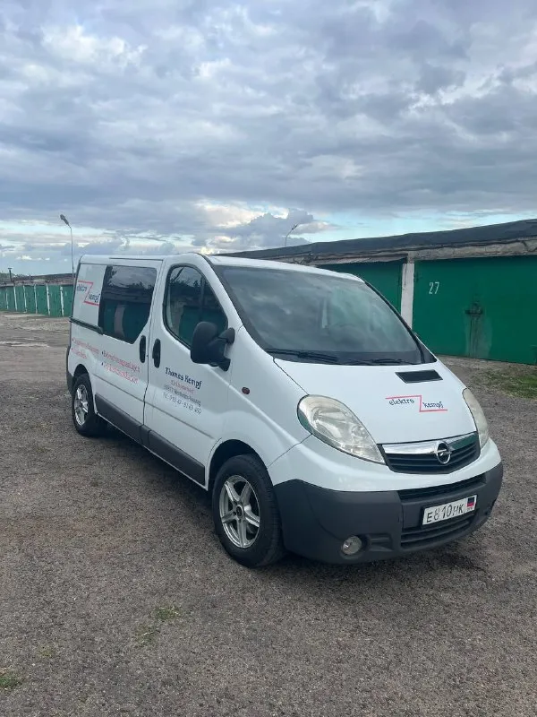 Продам opel виваро 2007 г. в пробег 285к, объем 2.5, машина полностью обслужена, поменян ремень грм, ремень генератора, заменено масло с фильтрами, кондер заправлен, машина приехала с германии на немецких номерах, состояние достойное 1 300 000, осмотр г. донецк, +79493393375 📞 звоните: +7(949)3393375 - фотография - 2