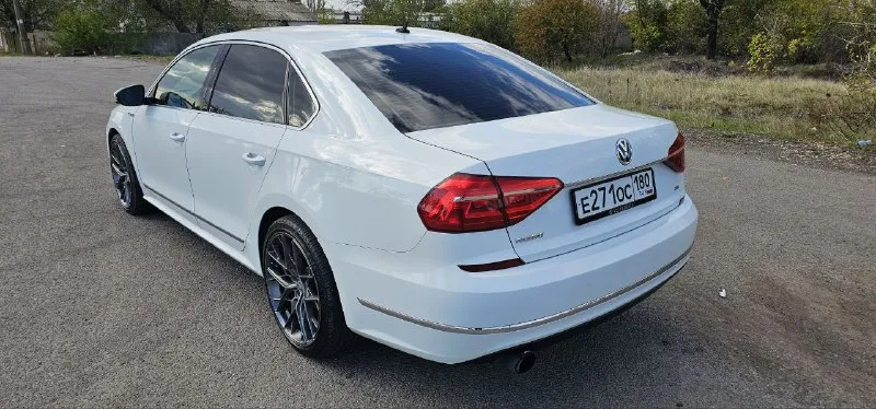 Продам цена: 1.750.000 volkswagen passat b8 usa год:2016 двигатель: 1.8tsi (stage 1+) 250л. с акпп: aisin 6ст. пробег:222.800км. описание: автомобиль в отличном состоянии, делать ничего не нужно, своевременное то, замена масла в моторе каждые 7000км только ravenol 5w30 smp, в акпп каждые 30.000км. только toyota ws. мотор в идеальном состоянии, заводской хон. акпп в отличном состоянии. все стекла родные, включая лобовое установлена дорогая качественная аккустика, магнитола teyes cc3 с регистратором teyes. камерой заднего вида teyes также установлена качественная контурная подсветка. диски r19 hre оригинальные, с летней резиной практически новая. диски r16 родные, на новой зимней резине. вложено во все это больше 400т. р от автомобиля не избавляюсь, продажа не срочная. .. реальному будущему владельцу хороший торг. .. находится: г. мариуполь +79497138247 владимир - фотография - 3