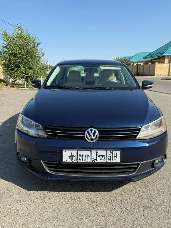 Продается volkswagen jetta 2.5л 2011 год
-Пробег: 115.000 км
-Все стекла заводские включая лобовое
-Мотор и коробка работают идеально никаких нареканий нету
-Стоит новая зимняя резина
-Я 1 собственник в рф
-Салон в хорошем состояние
-По кузову пару царапин
Комплектация se
-Салон кожа
-Камера заднего вида
-Кондиционер
-Подогрев сидений
-Подогрев зеркал
-Круиз контроль
Осмотр : донецк
Тел: +7 (989) 267-37-79
Цена : 1 200 000 руб + разумный торг - фотография - 2