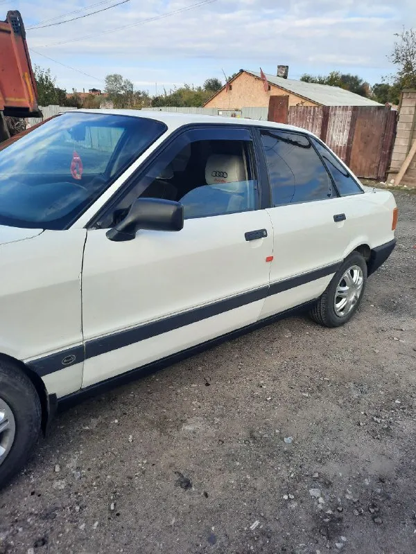 Продам audi 80 б3 1.6 бензин 1987 года. машина в хорошем состоянии. двигатель делался, масло, фильтра, ремни поменяны, шрузы, шаровые, подушки двигателя новые. гнили нет, днище целое. коробка пятиступка. резина летняя с хорошим остатком.270 тысяч торг. +79497273417 📲 tg: руслан 📞 звоните: +7(949)7273417 - фотография - 2