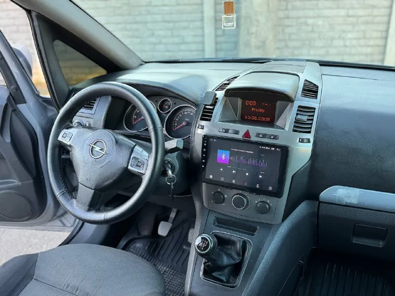 🚀 цена: 550к торг продам opel zafira b год: 2006 объём: 1.8 авто в хорошем состоянии двигатель без нареканий, не троит, работает ровно кпп не хрустит не вылетает кузов все как на фото 📝авто в хорошей комплектации подогрев сидений, кондиционер, эл. зеркала, мультируль, сигнализация, центральный замок, андроид монитор музыка играет хорошо осмотр донецк юридически чистая, любое переоформление доп. фото и видеообзор скину в лс 📲- +7 949 607-26-37 📲 tg: @n1kolay01 📞 звоните: +7(949)6072637 - фотография - 5