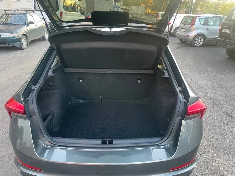 Продам skoda rapid 1.6 механика 2021г. 23 000 пробег с салона в одних руках сервисная книжка со всеми то! все обслужено вложений не требует. круиз контроль, датчик дождя, мультимедиа car play. в машине все есть для ежедневной комфортной эксплуатации. цена 1 450 000 тел. +7949 716 88 75 📲 tg: александр владимирович 📞 звоните: +7(949)7168875 - фотография - 9