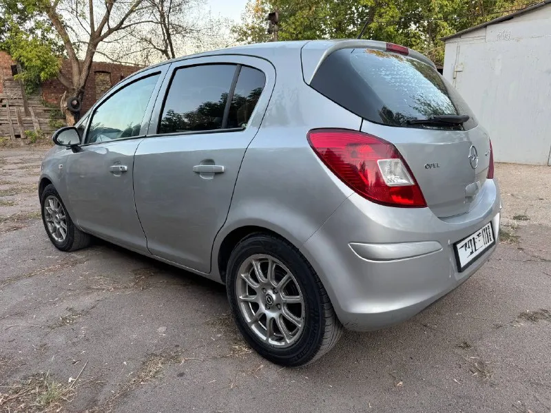 Продаю opel corsa d 2008 1.4 механика. пробег 207.000 машина в хорошем состоянии. передние стеклоподъемники двухдиновая магнитола. нареканий к мотору и коробки нет. салон в хорошем состоянии. не гнилая, дно пopоги cтaканы целые ! юридически чистая. цена 380.000 торг у капота!! машина находится в донецке. +79493161605 📲 tg: александр 📞 звоните: +7(949)3161605 - фотография - 2