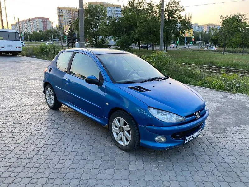 Г. мариуполь. 🚘 - peugeot 206 (хэтчбек). 📅 - 2007 год. 📈 - пробег - 268 тыс. /км. ⚙ ️- коробка передач - автоматическая. 🛢 ️- объем двигателя - 1,4 л. 📝 - полностью рабочее состояние, произведен капитальный ремонт двигателя, замена ходовой части, коробка не пинатется. 🔹- эл. стеклоподъёмники, подогрев заднего стекла, климат, сигнализация. 💵 - цена - 350 тыс. руб. 📞 - тел. +79495617362 звонки, телеграмм 📲 tg: @toma_281 📞 звоните: +7(949)5617362 - фотография - 2