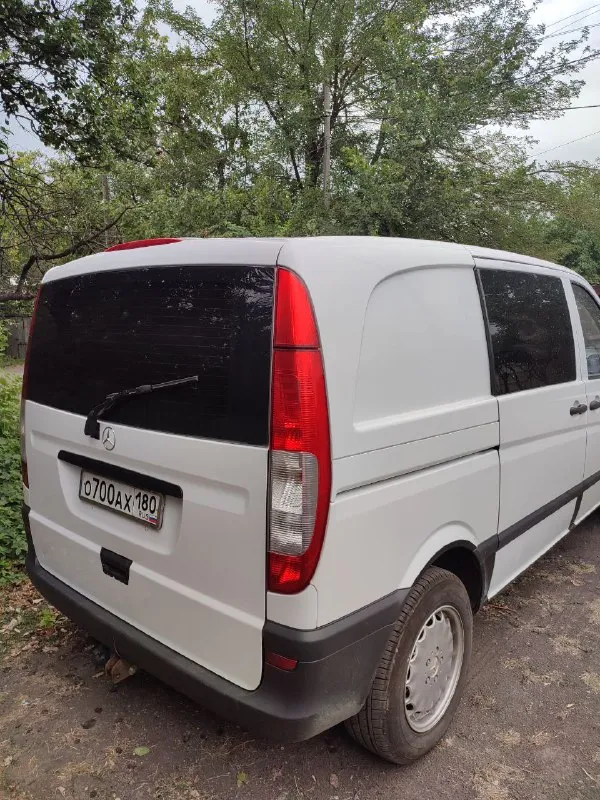 Продам mercedes вито 2,2 115 150 л. с механика 2006года, пассажир 6+1 масло не ест турбина кулиса кпп помпа свечи накаливания стартер аккумулятор резина зимняя новые, печка кондиционер работает продажа от собственника последние 9лет в одной семье, в перевозках не участвовал штрафов и залогов нет документы в порядке продажа от собственника цена 1350000 руб тел+79496195975 📲 tg: александр 7602 📞 звоните: +7(949)6195975 - фотография - 2