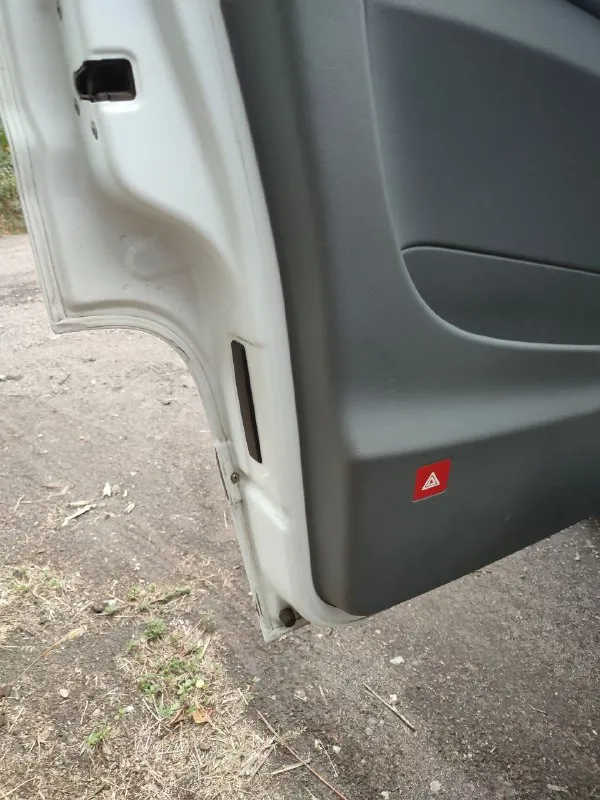 Продам mercedes вито 2,2 115 150 л. с механика 2006года, пассажир 6+1 масло не ест турбина кулиса кпп помпа свечи накаливания стартер аккумулятор резина зимняя новые, печка кондиционер работает продажа от собственника последние 9лет в одной семье, в перевозках не участвовал штрафов и залогов нет документы в порядке продажа от собственника цена 1350000 руб тел+79496195975 📲 tg: александр 7602 📞 звоните: +7(949)6195975 - фотография - 7