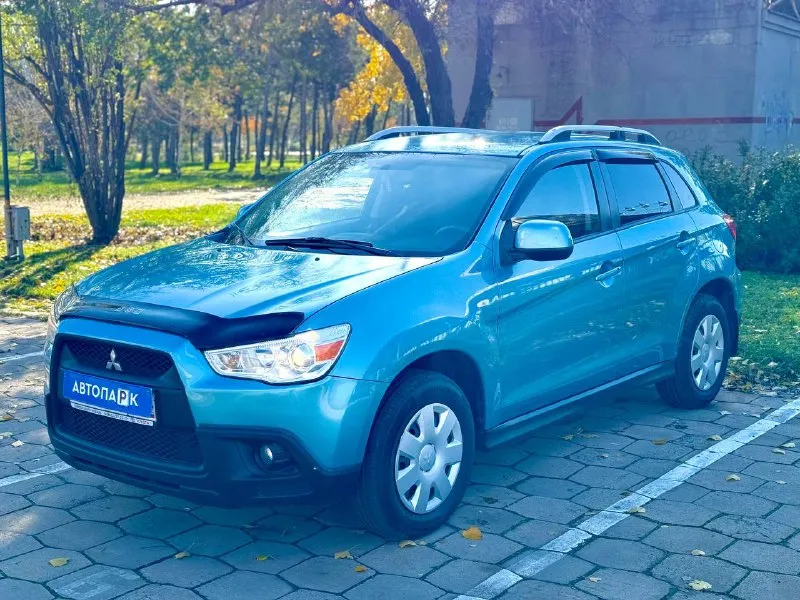Mitsubishi asx 💰цена: 880 000р 🏢город: мариуполь 📅год выпуска: 2010 🧾пробег: 199 098 км. ⚙️двигатель: 1.8 ⛽топливо: бензин ⚙️кпп: автомат 📞 телефон: +7-949-727-41-51 +7-949-551-91-52 +7-989-263-55-56 💾 описание: mitsubishi asx — компактный японский кроссовер ✅ 3 владельца, птс оригинал ✅ южная эксплуатация. ✅ техническая часть на 5+ ✅ оригинальный пробег. ✅ салон как новый. ✅ отличная комплектация: ❄️ кондиционер, подогрев сидений, гур, abs, мультируль, парктроник, центральный замок, магнитола с камерой заднего вида, хорошая летняя резина. улица шевченко 2️⃣6️⃣9️⃣ 🏦 возможна продажа в кредит по двум документам. - фотография - 3