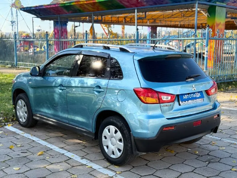 Mitsubishi asx 💰цена: 880 000р 🏢город: мариуполь 📅год выпуска: 2010 🧾пробег: 199 098 км. ⚙️двигатель: 1.8 ⛽топливо: бензин ⚙️кпп: автомат 📞 телефон: +7-949-727-41-51 +7-949-551-91-52 +7-989-263-55-56 💾 описание: mitsubishi asx — компактный японский кроссовер ✅ 3 владельца, птс оригинал ✅ южная эксплуатация. ✅ техническая часть на 5+ ✅ оригинальный пробег. ✅ салон как новый. ✅ отличная комплектация: ❄️ кондиционер, подогрев сидений, гур, abs, мультируль, парктроник, центральный замок, магнитола с камерой заднего вида, хорошая летняя резина. улица шевченко 2️⃣6️⃣9️⃣ 🏦 возможна продажа в кредит по двум документам. - фотография - 4