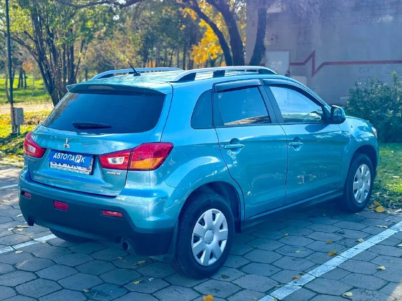 Mitsubishi asx 💰цена: 880 000р 🏢город: мариуполь 📅год выпуска: 2010 🧾пробег: 199 098 км. ⚙️двигатель: 1.8 ⛽топливо: бензин ⚙️кпп: автомат 📞 телефон: +7-949-727-41-51 +7-949-551-91-52 +7-989-263-55-56 💾 описание: mitsubishi asx — компактный японский кроссовер ✅ 3 владельца, птс оригинал ✅ южная эксплуатация. ✅ техническая часть на 5+ ✅ оригинальный пробег. ✅ салон как новый. ✅ отличная комплектация: ❄️ кондиционер, подогрев сидений, гур, abs, мультируль, парктроник, центральный замок, магнитола с камерой заднего вида, хорошая летняя резина. улица шевченко 2️⃣6️⃣9️⃣ 🏦 возможна продажа в кредит по двум документам. - фотография - 6