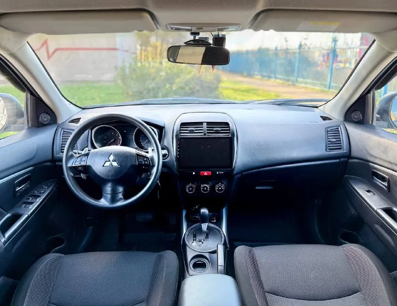 Mitsubishi asx 💰цена: 880 000р 🏢город: мариуполь 📅год выпуска: 2010 🧾пробег: 199 098 км. ⚙️двигатель: 1.8 ⛽топливо: бензин ⚙️кпп: автомат 📞 телефон: +7-949-727-41-51 +7-949-551-91-52 +7-989-263-55-56 💾 описание: mitsubishi asx — компактный японский кроссовер ✅ 3 владельца, птс оригинал ✅ южная эксплуатация. ✅ техническая часть на 5+ ✅ оригинальный пробег. ✅ салон как новый. ✅ отличная комплектация: ❄️ кондиционер, подогрев сидений, гур, abs, мультируль, парктроник, центральный замок, магнитола с камерой заднего вида, хорошая летняя резина. улица шевченко 2️⃣6️⃣9️⃣ 🏦 возможна продажа в кредит по двум документам. - фотография - 8