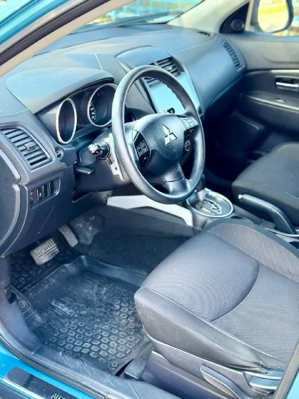 Mitsubishi asx 💰цена: 880 000р 🏢город: мариуполь 📅год выпуска: 2010 🧾пробег: 199 098 км. ⚙️двигатель: 1.8 ⛽топливо: бензин ⚙️кпп: автомат 📞 телефон: +7-949-727-41-51 +7-949-551-91-52 +7-989-263-55-56 💾 описание: mitsubishi asx — компактный японский кроссовер ✅ 3 владельца, птс оригинал ✅ южная эксплуатация. ✅ техническая часть на 5+ ✅ оригинальный пробег. ✅ салон как новый. ✅ отличная комплектация: ❄️ кондиционер, подогрев сидений, гур, abs, мультируль, парктроник, центральный замок, магнитола с камерой заднего вида, хорошая летняя резина. улица шевченко 2️⃣6️⃣9️⃣ 🏦 возможна продажа в кредит по двум документам. - фотография - 9