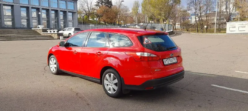 Продам ford focus 3, 2014г. в., родной пробег 215т. км. , двигатель 1.6. техническая часть автомобиля и кузов на отлично. двигатель работает ровно, не тарахтит. коробка без нареканий. просторный салон-трансформер. задние сиденья складываются в ровный пол. стёкла все родные. комплектация: кондиционер, эл. зеркала с подогревом, подогрев сидений, лобовое с подогревом, усилитель руля, передние эл. стеклоподъемники, abs, помощь на подъёме и т. д. все системы автомобиля работают исправно, никаких нареканий нет. по документам без всяких запретов и ограничений. ежедневно за рулем. цена - 740000р. торг возле автомобиля. обмен не интересует. г. донецк +79494849002 - фотография - 3