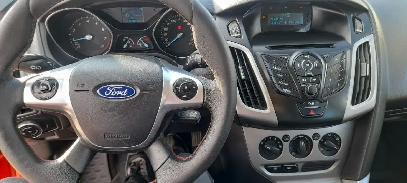 Продам ford focus 3, 2014г. в., родной пробег 215т. км. , двигатель 1.6. техническая часть автомобиля и кузов на отлично. двигатель работает ровно, не тарахтит. коробка без нареканий. просторный салон-трансформер. задние сиденья складываются в ровный пол. стёкла все родные. комплектация: кондиционер, эл. зеркала с подогревом, подогрев сидений, лобовое с подогревом, усилитель руля, передние эл. стеклоподъемники, abs, помощь на подъёме и т. д. все системы автомобиля работают исправно, никаких нареканий нет. по документам без всяких запретов и ограничений. ежедневно за рулем. цена - 740000р. торг возле автомобиля. обмен не интересует. г. донецк +79494849002 - фотография - 7