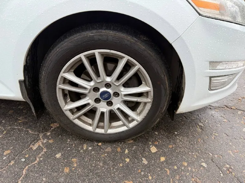 Продам ford mondeo 2012 год, объем двигателя 2,0, коробка механика комплектация люкс, кожаный салон, подогрев сидений, подогрев лобового стекла, электропакет сидений с памятью, бельгийская сборка. машина в отличном состоянии, полностью обслужена и не требует ремонта и вложений пробег 155 000 цена 1 150 000 руб. звоните телефон +79496384691 📲 tg: anna✨ 📞 звоните: +7(949)6384691 - фотография - 3