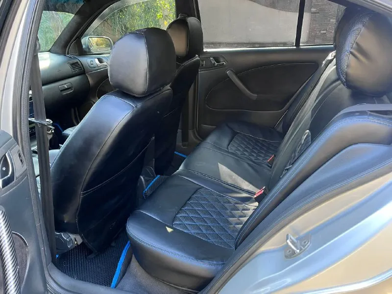 Продам skoda tur 1.8 турбо в отличном состоянии без каких либо вложений автомобиль всегда обслуживал с душой достойная музыка масло всегда матюль синтетика алькантара потолок звёздное небо машина делалась для души едит достойно без дисков дешевле зимняя резина в комплекте цена 550т руб торг г донецк +79495238838 - фотография - 8