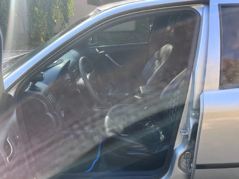 Продам skoda tur 1.8 турбо в отличном состоянии без каких либо вложений автомобиль всегда обслуживал с душой достойная музыка масло всегда матюль синтетика алькантара потолок звёздное небо машина делалась для души едит достойно без дисков дешевле зимняя резина в комплекте цена 550т руб торг г донецк +79495238838 - фотография - 9