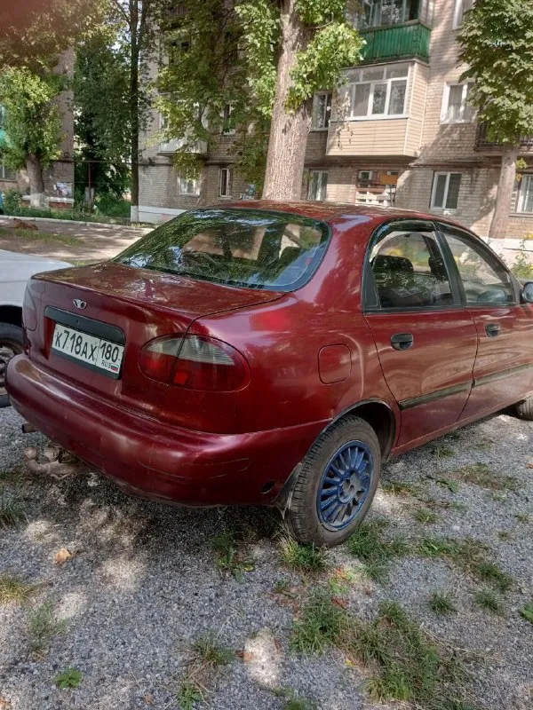 Продам zaz sens 1.3, 2004 г. в. 280000 пробега. машина полностью обслужена по ходовой части. была сделана капиталка двигателя на пробеге 150 тысяч. в фарах установлены мини led - линзы. едет бодро, коробка без нареканий. установлена стандартная музыка, играет хорошо. из минусов крышка багажника открывается только с кнопки сигнализации (нужно заменить тросс), требует замены передних крыльев (но не критично, ездить можно еще долго), все таки года берут своё. на остальные любые вопросы отвечу при встрече, либо по телефону: +7949-377-08-30 г. горловка цена за авто - 160 тыс. руб. соответственно торг приветствуется. 📲 tg: @verchenko99 📞 звоните: +7(949)3770830 - фотография - 2